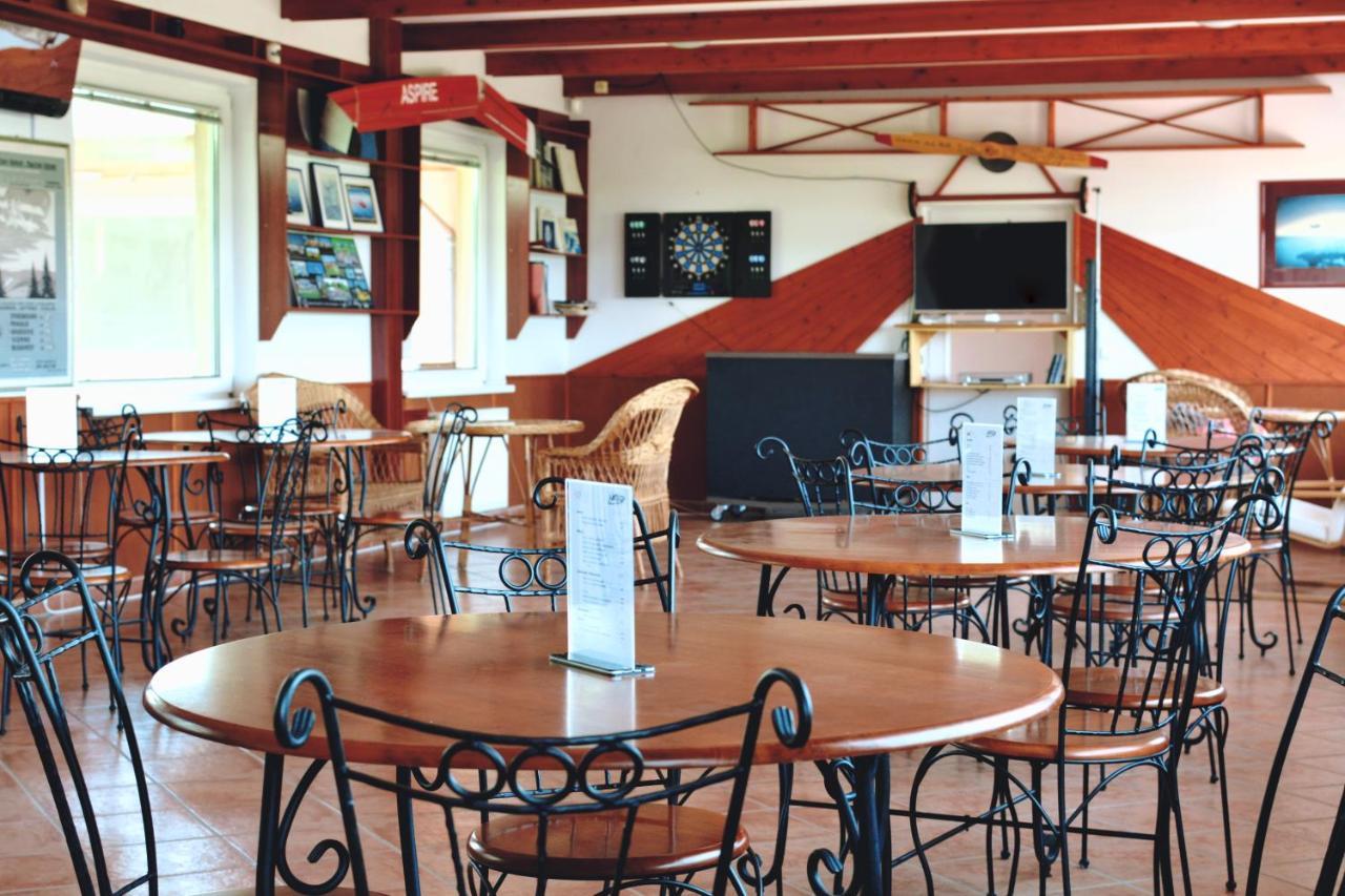 Matko Airport Es Elmenykoezpont Bed & Breakfast Luaran gambar